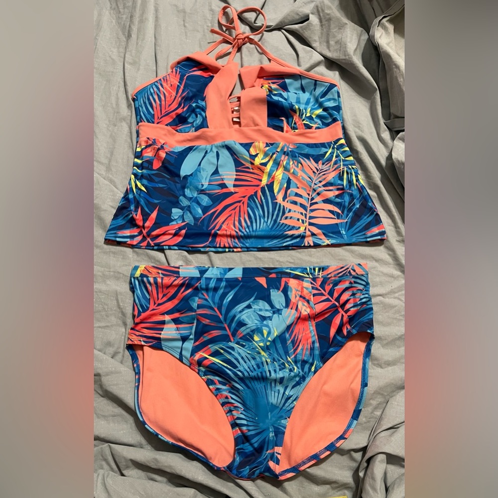 Tropical Floral Peyton and Parker Woman’s 2 piece bathing suit size XL